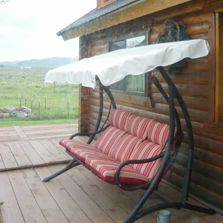 Log Cabin Cameron, South Madison River Area