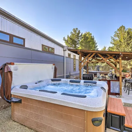 Hot Tub & Fire Pit: Pet-Friendly Sedona Home