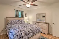 Peaceful Pisgah Forest Cottage w/ Fire Pit! - Wifi