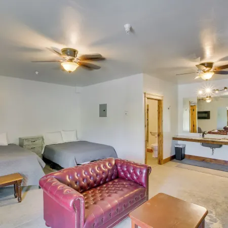 Lava Hot Springs Studio w/ Views, Walk to River