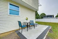 Bay Shore Vacation Rental ~ 7 Mi to the Beach - Country Houses