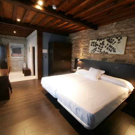 Hotel A Tafona do Peregrino Отели рядом с достопримечательностью «Praza da Quintana»
