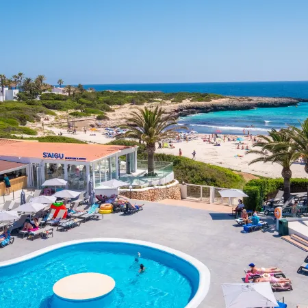 Fergus Style Carema Beach