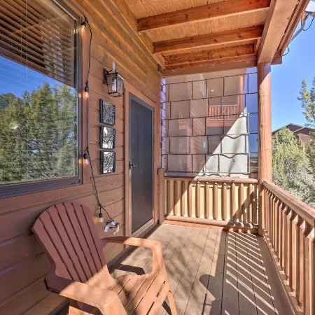 Show Low Condo w/ Grill, Near Lake & Trails!