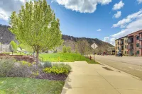 Near Trail: Dtwn Eagle Ranch Condo w/ Balcony - Wifi