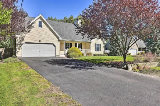 < 1 Mi to Beach: Luxury North Fork Retreat w/ Deck