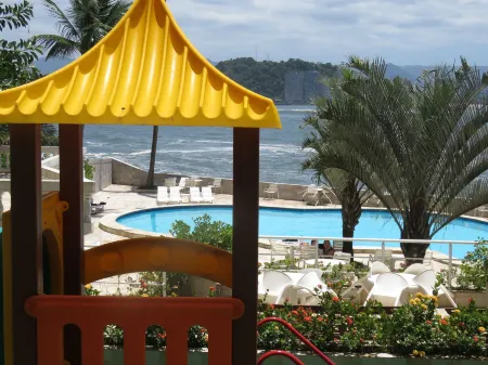 Ilha Porchat Hotel Отели рядом с достопримечательностью «Casa Laya»