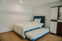 Exclusive and Homey 3Br Loft at Kingland Avenue Apartment Hotels in Pakulonan