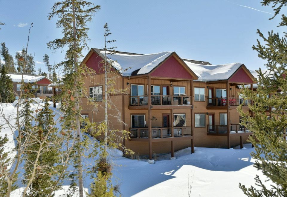Luxury Mountain Retreat with Private Hot Tub and Stunning Views ...