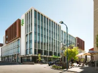 Holiday Inn QUEENSTOWN REMARKABLES PARK by IHG Hotels near Queenstown Airport