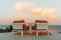 Casa Pôr do SAL - Boutique Guesthouse with Heated Pool & Sea Views