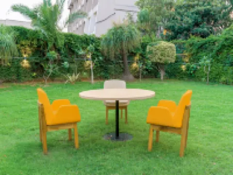 บลูม โฮเทล คัทรา โรงแรมในกัตรัช