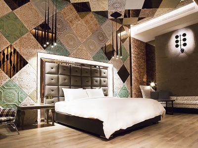 Royal Group Motel Feng Shan Branch