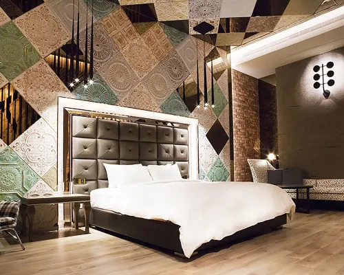 Royal Group Motel Feng Shan Branch Hotels near Caoya Station