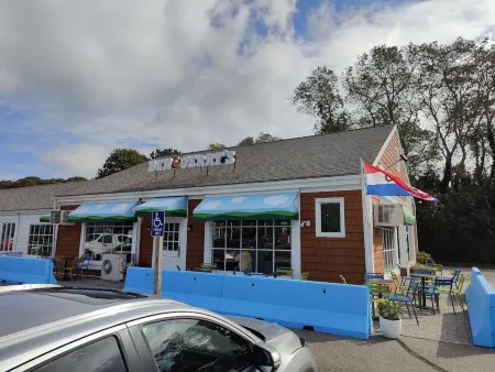 New Eastham Oceanside Guest Suite with Pool and Hot Tub
