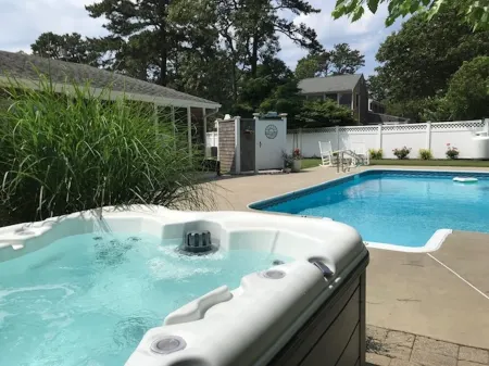 New Eastham Oceanside Guest Suite with Pool and Hot Tub
