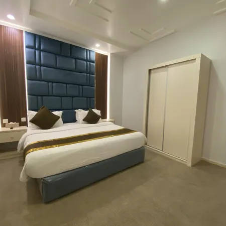 Areen Hotel Al Basateen