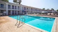 Studio 6 Bryan, TX - University Area