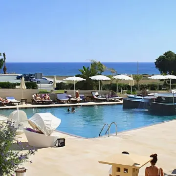 E-Hotel Larnaca Resort & Spa