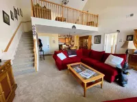 BEAR PAUSE amazing mountain views atop Sugar Mountain mins from Banner Elk - 4-Star