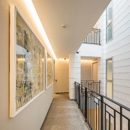 Mon Suites Benlliure Отели рядом с достопримечательностью «Лонха-де-ла-Седа»
