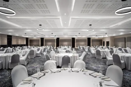 Premier Hotel Umhlanga Отели рядом с достопримечательностью «WavePark Gateway»