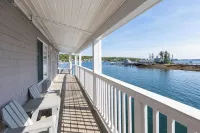 Tugboat Inn - Ocean View