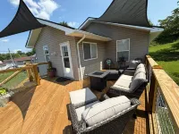 Charming on Chestnut - 8.1 Miles from the New River Gorge National Park