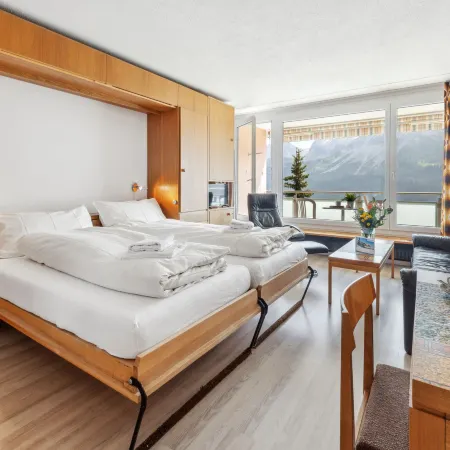 Promenade Apt 210