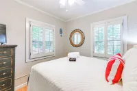 Private Dock + Porch: Lakefront Retreat in Cobb! - 2 étoiles