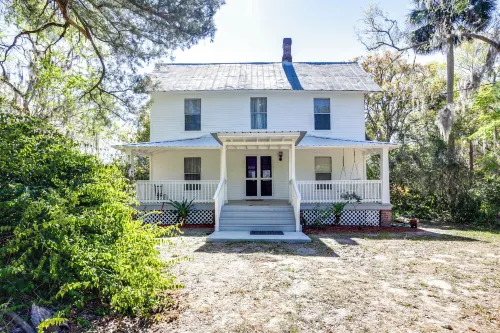 Peaceful Pomona Park Home 1 Mi to Lake Broward!