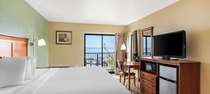 Beachfront Hotel Houghton Lake Hotels in Roscommon County
