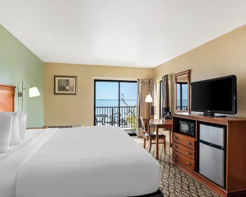 Beachfront Hotel Houghton Lake Hotels in Roscommon County