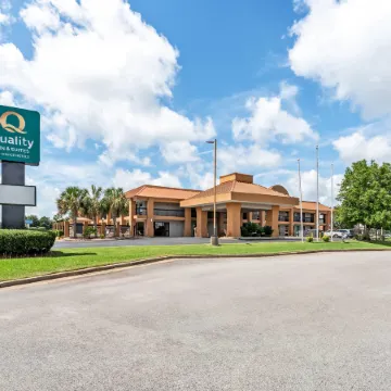 Quality Inn & Suites Near Robins Air Force Base