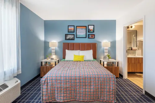 Uptown Suites Extended Stay Miami FL – Homestead