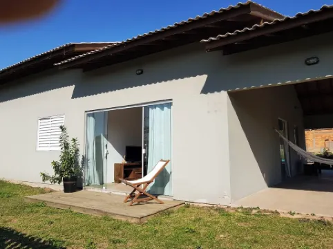 Beautiful house with Wi-Fi, swimming pool and barbecue area