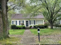 Charming 1930's Euclid Ave Bungalow Hotéis em Laurel