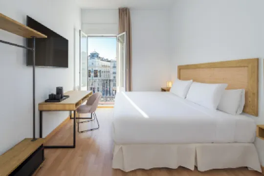 Luthia Puerta del Sol Hotels near Puerta del Sol