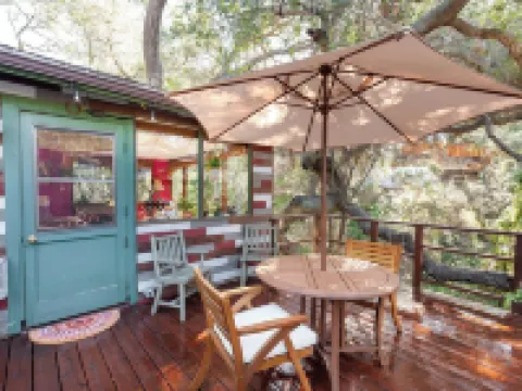 Topanga Canyon Hippie Creekside Trailer Hotels in Topanga