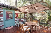 Topanga Canyon Hippie Creekside Trailer