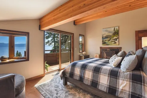 Shoreline Vista Lake Views, Near Hike & Bike!