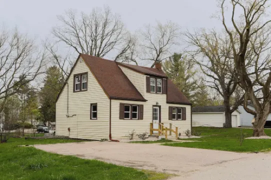 Your Cozy Lockwood Lodge Awaits Pet Friendly