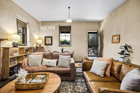 Idyllic, peaceful and historical "Coath Cottage" minutes from Bendigo's CBD
