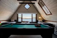 Updated Victorian overlooking Winnisquam Lake Hotel a Winnisquam