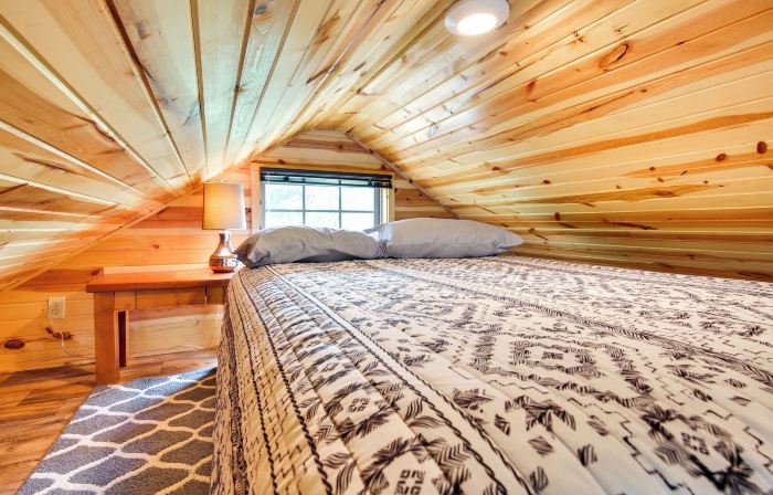 Cozy Lake Sardis Cabin w/ Stunning View!