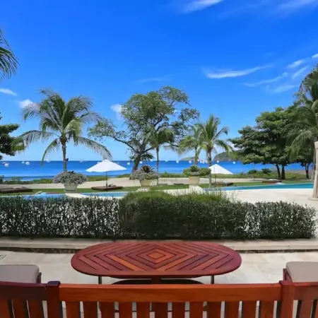 Pacifico Luxury 3B/2B condo, 10 minutes walk to the beach