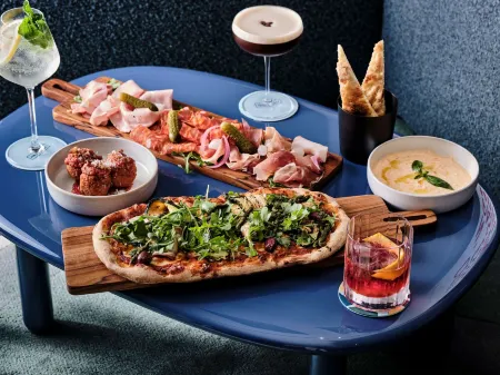 TRIBE Paris Pantin Отели рядом с достопримечательностью «Chapelle Notre-Dame-de-l'Étoile de Bobigny»