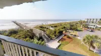 Oceanfront, Top Floor/ Corner Sea Cabin, Gorgeous Views with Pool