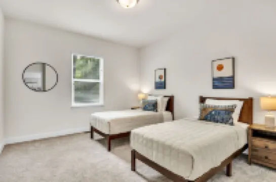 Greer Charm: Pet-Friendly 2BR with Fire Pit