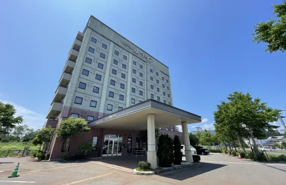 露櫻酒店橫手交流道口店